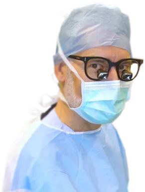 dr Śmigielski w stroju operacyjnym